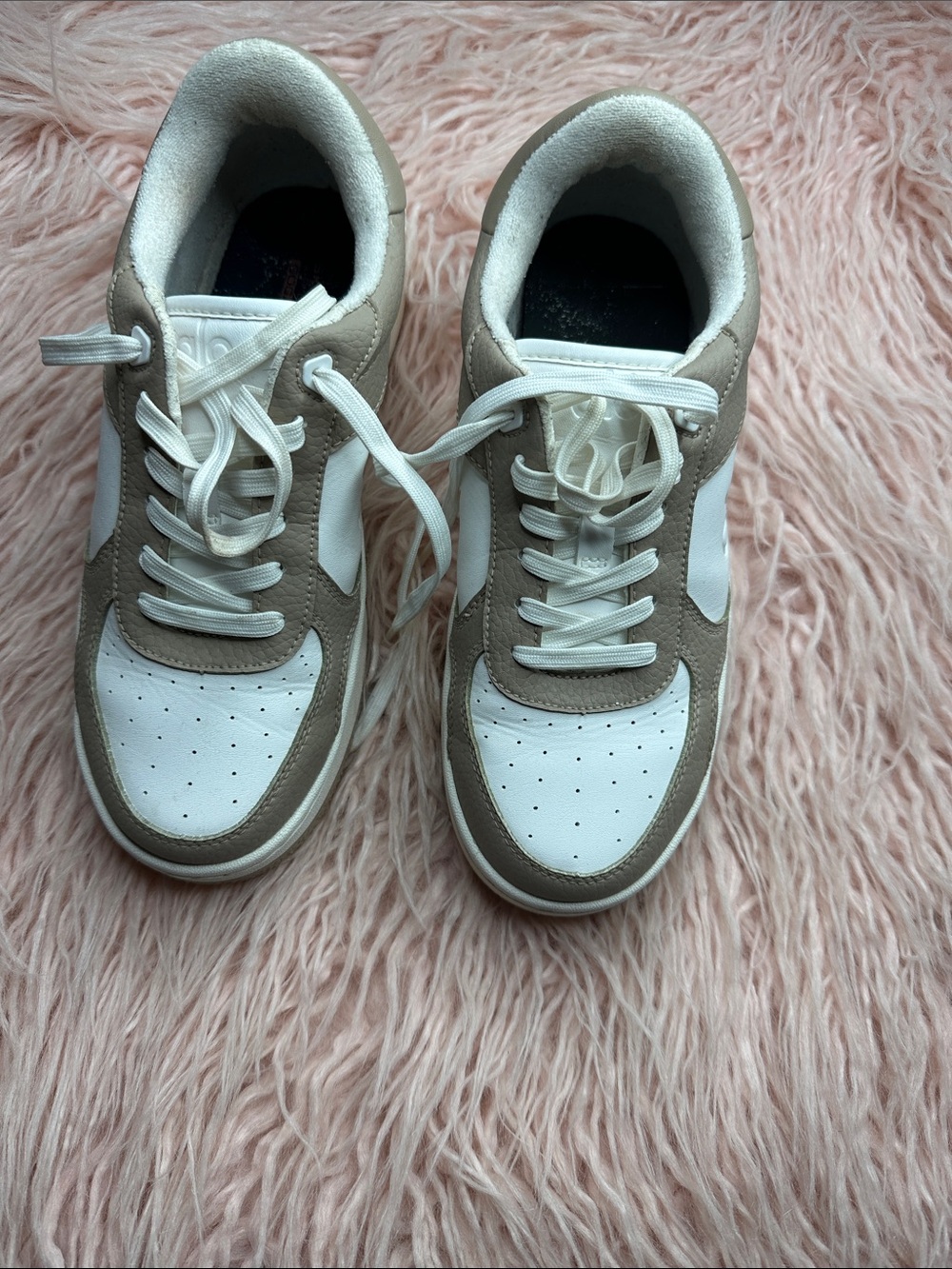 Alo sports shoe